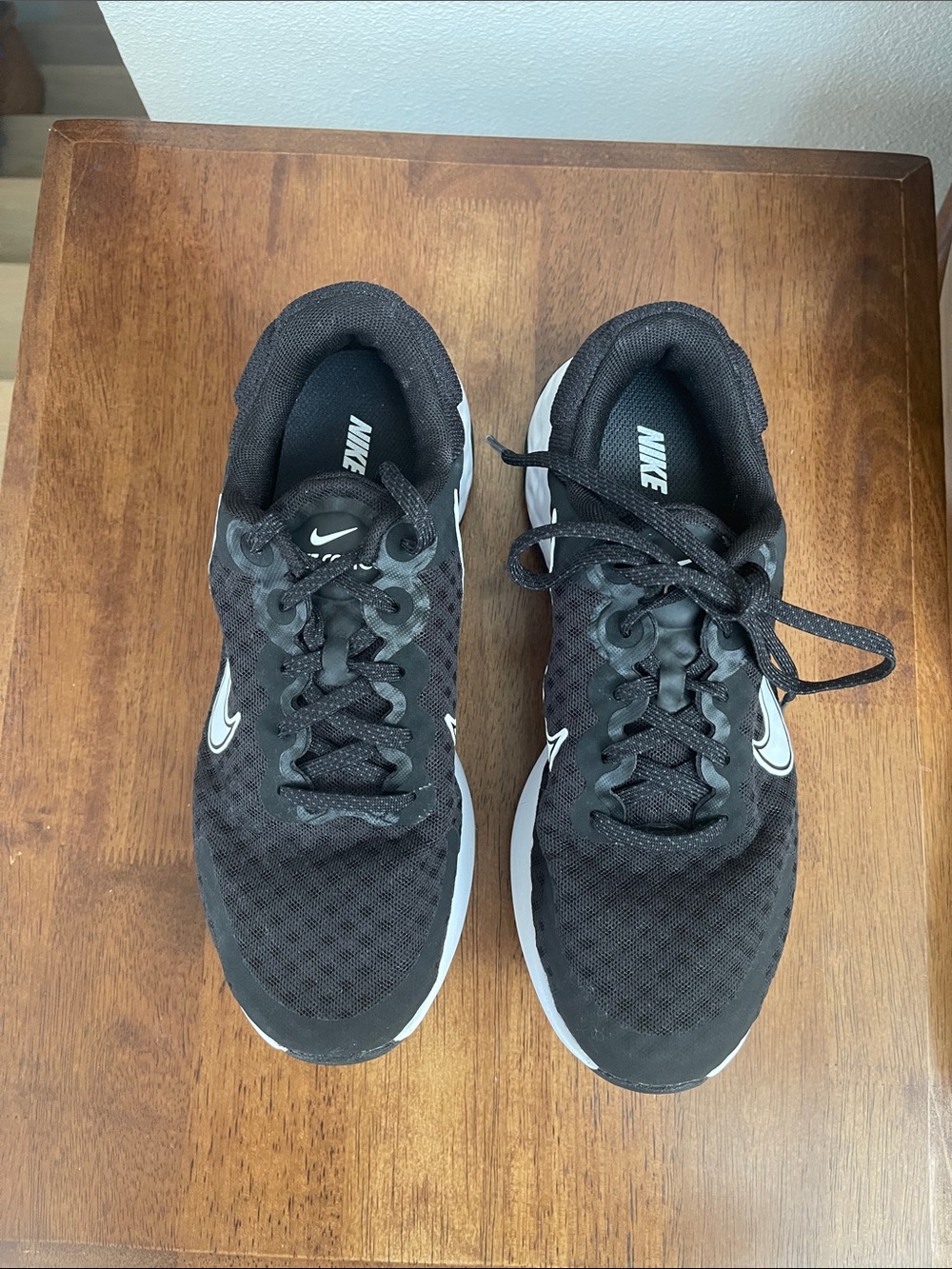 Nike Men’s Black and White Athletic Running Shoes